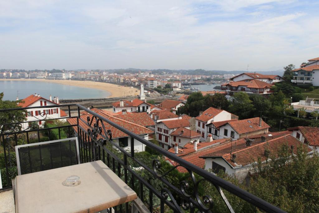 Hotel Agur Deneri 3*